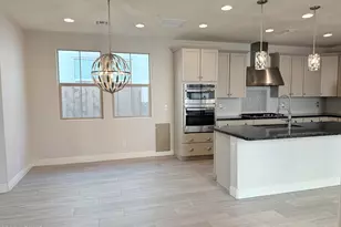2366 W Gloria Ln, Phoenix, AZ 85085 - Photo 4