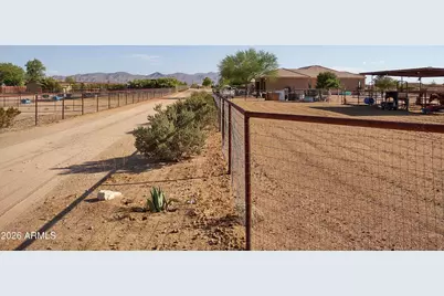 27710 N 237th Lane, Wittmann, AZ 85361 - Photo 12