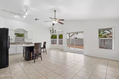 15661 W Hammond Drive, Goodyear, AZ 85338 - Photo 12