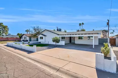 8219 E Whitton Avenue, Scottsdale, AZ 85251 - Photo 2