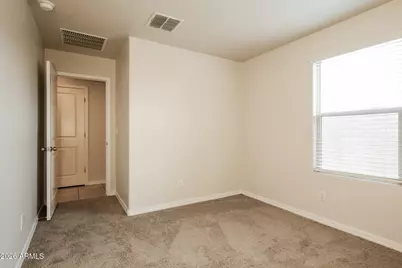 8235 W Odeum Lane, Phoenix, AZ 85043 - Photo 18