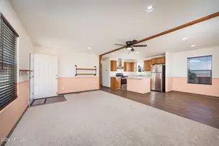 692 W Pony Express Ln, Benson, AZ 85602 - Photo 4
