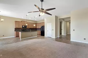 13637 S 175th Dr, Goodyear, AZ 85338 - Photo 10