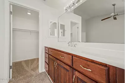 879 E Hearne Way, Gilbert, AZ 85234 - Photo 16