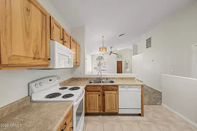 879 E Hearne Way, Gilbert, AZ 85234 - Photo 10