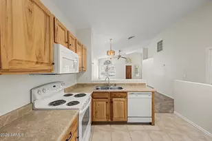 879 E Hearne Way, Gilbert, AZ 85234 - Photo 10