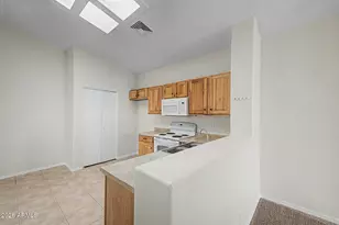 879 E Hearne Way, Gilbert, AZ 85234 - Photo 8