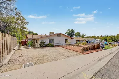 354 N Jackson Street, Wickenburg, AZ 85390 - Photo 2