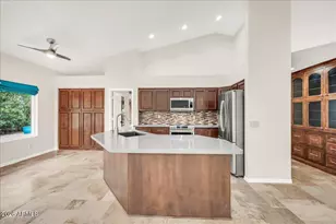 724 N Ash Dr, Chandler, AZ 85224 - Photo 2