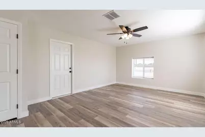 8304 N 55th Avenue, Glendale, AZ 85302 - Photo 10