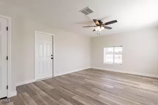 8304 N 55th Ave, Glendale, AZ 85302 - Photo 10