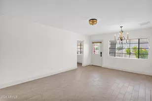 5513 E Earll Dr, Phoenix, AZ 85018 - Photo 8