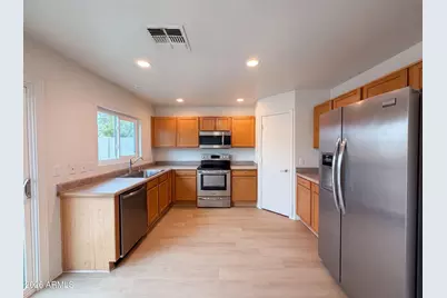 198 N 222nd Drive, Buckeye, AZ 85326 - Photo 8
