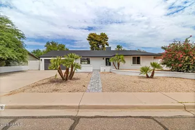 3926 E Laurel Lane, Phoenix, AZ 85028 - Photo 2