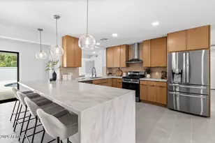 3926 E Laurel Ln, Phoenix, AZ 85028 - Photo 1