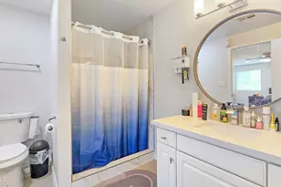 8012 W Highland Ave, Phoenix, AZ 85033 - Photo 16