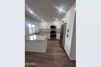 6530 S Farmer Avenue, Tempe, AZ 85283 - Photo 10