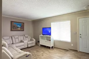 615 N 61st Dr, Phoenix, AZ 85043 - Photo 4