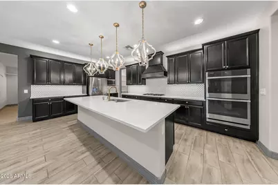 12539 W Tuckey Lane, Glendale, AZ 85307 - Photo 10