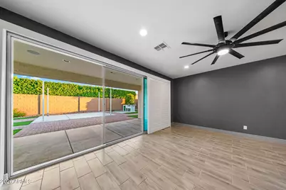 12539 W Tuckey Lane, Glendale, AZ 85307 - Photo 36