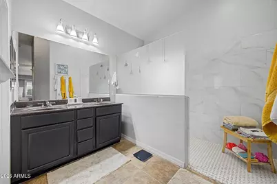 18164 W Desert Lane, Surprise, AZ 85388 - Photo 20