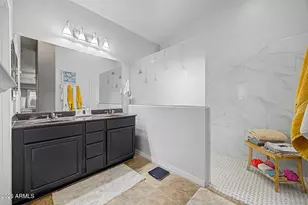 18164 W Desert Ln, Surprise, AZ 85388 - Photo 20