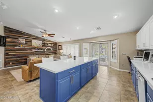 18164 W Desert Ln, Surprise, AZ 85388 - Photo 12