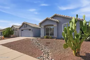 3256 E Rosemonte Dr, Phoenix, AZ 85050 - Photo 2