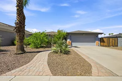 604 E Dunbar Drive, Tempe, AZ 85282 - Photo 1