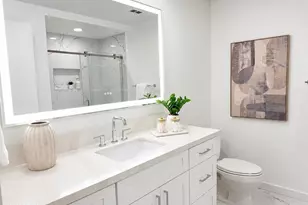 7161 E Rancho Vista Dr, Scottsdale, AZ 85251 - Photo 32