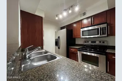 2025 E Campbell Avenue #Apt 142, Phoenix, AZ 85016 - Photo 6