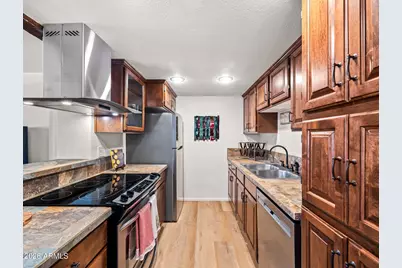 7557 N Dreamy Draw Drive #154, Phoenix, AZ 85020 - Photo 12