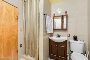 2240 E Whitton Ave, Phoenix, AZ 85016 - Photo 16
