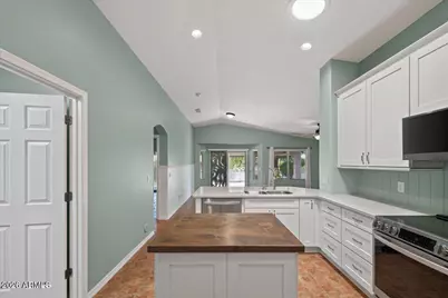 19894 N 108th Avenue, Sun City, AZ 85373 - Photo 16