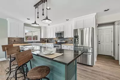 5022 W Harmont Drive, Glendale, AZ 85302 - Photo 8