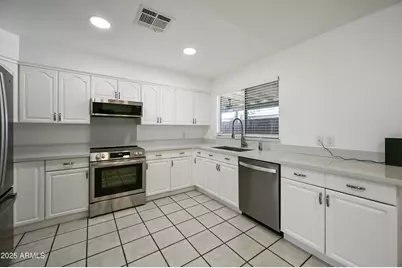 5833 W John Cabot Road, Glendale, AZ 85308 - Photo 8