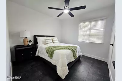 5040 N 69th Drive, Glendale, AZ 85303 - Photo 8