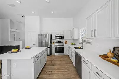 1743 E Branham Lane, Phoenix, AZ 85042 - Photo 8