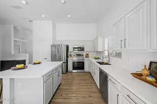1743 E Branham Ln, Phoenix, AZ 85042 - Photo 8