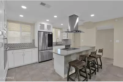 4727 E Lafayette Boulevard #303, Phoenix, AZ 85018 - Photo 4