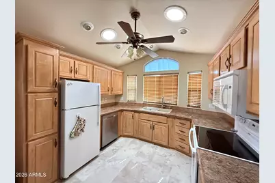1410 S Havasupai Drive #410, Apache Junction, AZ 85119 - Photo 4