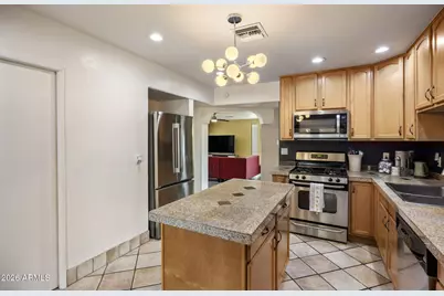 611 E Canterbury Lane, Phoenix, AZ 85022 - Photo 6