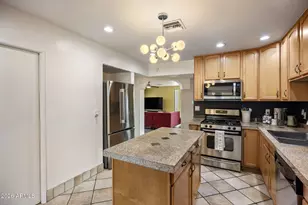 611 E Canterbury Ln, Phoenix, AZ 85022 - Photo 6