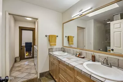 611 E Canterbury Lane, Phoenix, AZ 85022 - Photo 14