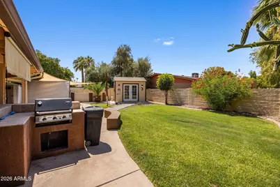 611 E Canterbury Lane, Phoenix, AZ 85022 - Photo 2
