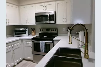 9151 W Greenway Road #269, Peoria, AZ 85381 - Photo 2