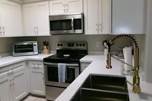 9151 W Greenway Rd, Peoria, AZ 85381 - Photo 2