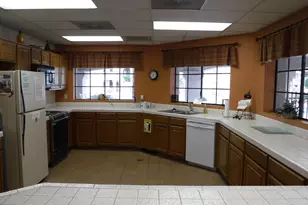 9151 W Greenway Rd, Peoria, AZ 85381 - Photo 54
