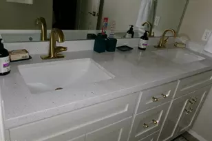 9151 W Greenway Rd, Peoria, AZ 85381 - Photo 20