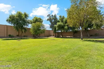 1433 N 80th Lane, Phoenix, AZ 85043 - Photo 36